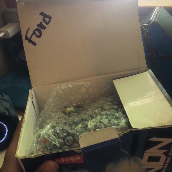 Xenon - Picture 2 of 5